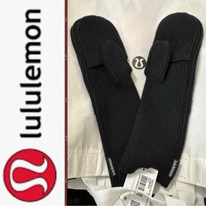 Lululemon Women's Ribbed Merino Wool-Blend Knit Mittens